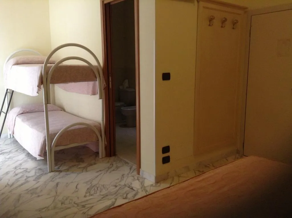 Hotel Coluccini Marina di Pietrasanta 3*,