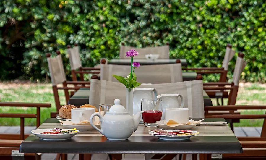 Hotel Coluccini Marina di Pietrasanta 3*,