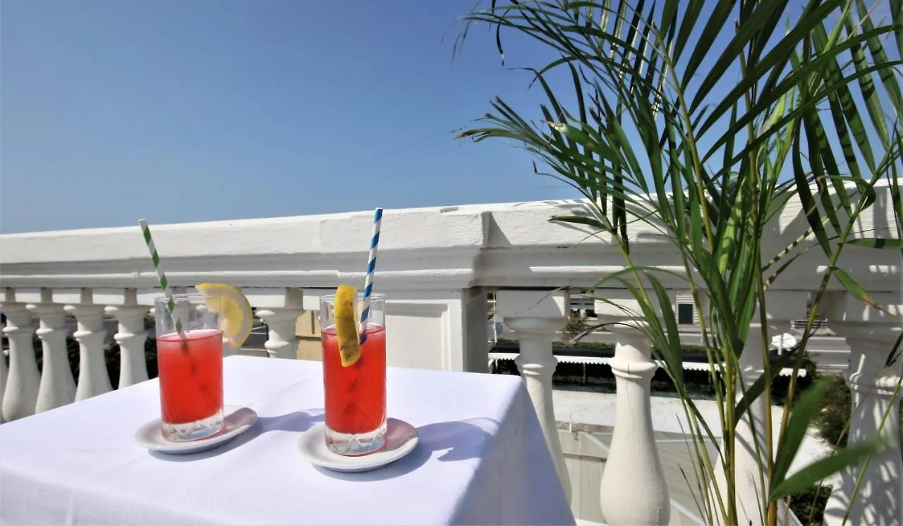 Hotel Coluccini Marina di Pietrasanta 3*,
