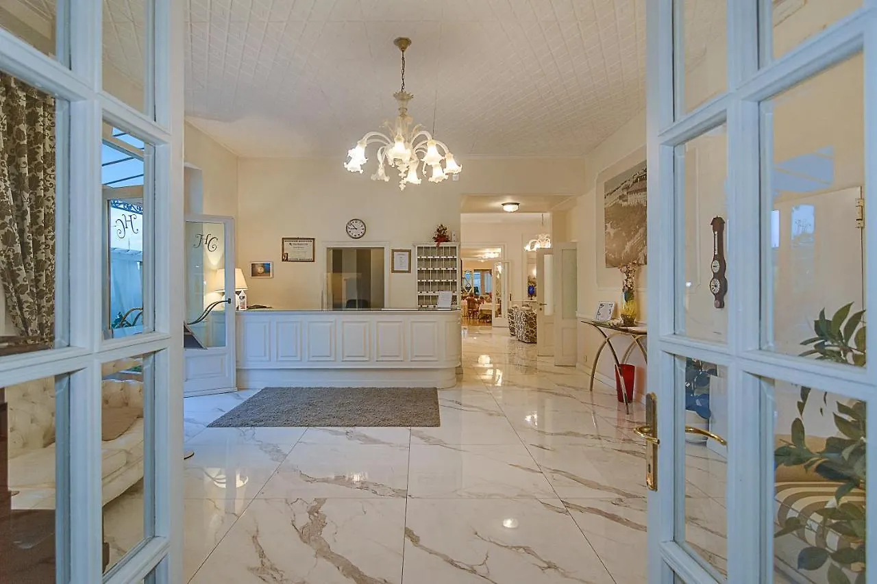 Hotel Coluccini Marina di Pietrasanta 3*,